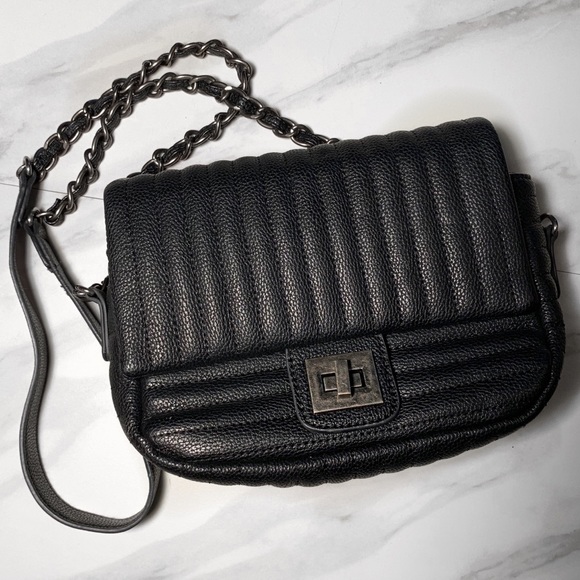Forever 21 Handbags - Forever 21 Quilted Turnlock Chain Handbag Forever 21 Handbags - Forever 21 Quilted Turnlock Chain Handbag